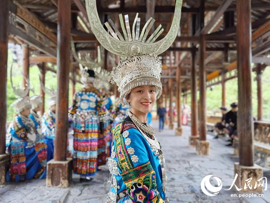 The traditional folk costumes of the Miao – “History worn on the body”