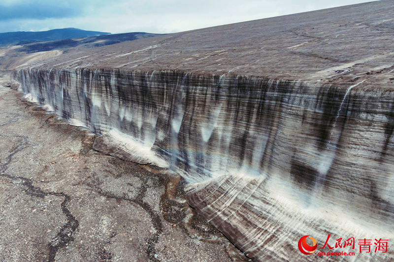 Breathtaking beauty of Bayi Glacier in NW China’s Qinghai