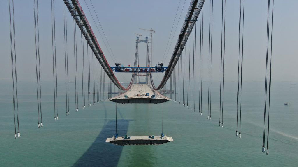 Lingdingyang bridge under construction in south China's Guangdong