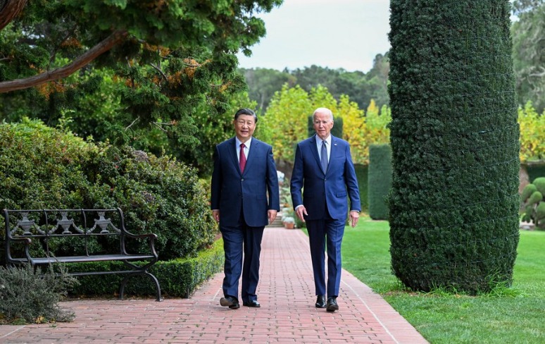 Xi attends China-U.S. summit meeting and 30th APEC Economic Leaders' Meeting