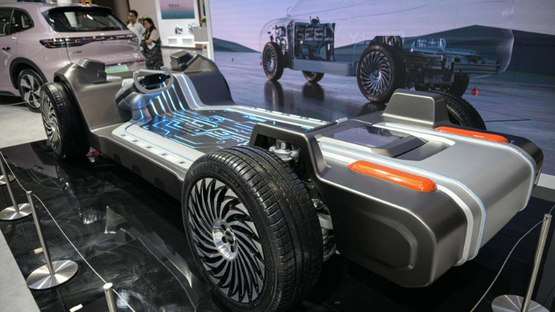 Cutting-edge technologies, products of NEV showcased in Hainan